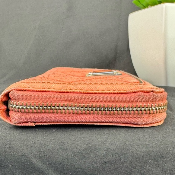 Guess Faux Leather Coral Pink Quilted Wallet - Tan interior. Vintage - Picture 4 of 8